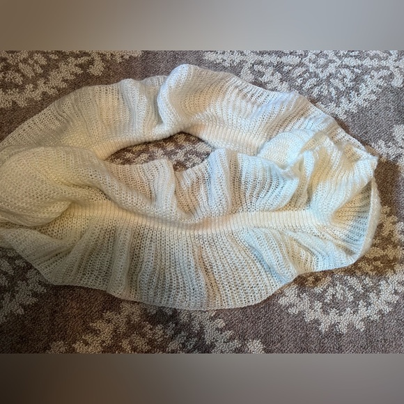 ⭐️New York & Company ⭐️ scarf ⭐️ - Picture 4 of 6